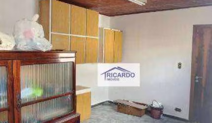 Casa comercial no Jardim Maia