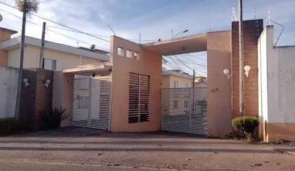 Casa condomínio fechado zona industrial ( com renda)