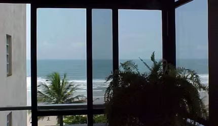 Apartamento em Pitangueiras  -  Guarujá