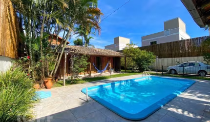 Casa com 4 quartos à venda na Rodovia Francisco Magno Vieira, 77, Alto Ribeirão Leste, Florianópolis, 210 m2 por R$ 1.500.000