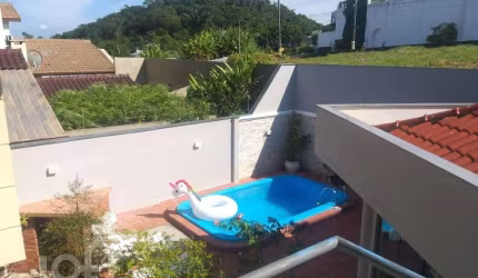 Casa com 3 quartos à venda na Rua Professor Clóvis Menel Calliari, 158, João Paulo, Florianópolis, 309 m2 por R$ 2.790.000