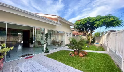 Casa com 4 quartos à venda na Rua Marinho João do Rego, 391, Ingleses, Florianópolis, 160 m2 por R$ 1.200.000