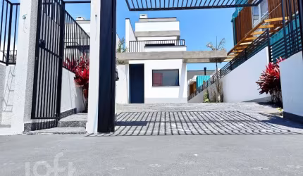 Casa com 3 quartos à venda na Rua Jardim dos Eucaliptos, 42, Campeche, Florianópolis, 140 m2 por R$ 1.450.000