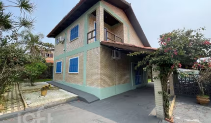 Casa com 4 quartos à venda na Servidão Atobá, 182, Santinho, Florianópolis, 256 m2 por R$ 1.100.000