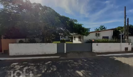 Casa à venda na Servidão Caminho das Orquídeas, 33, São João do Rio Vermelho, Florianópolis, 60 m2 por R$ 530.000
