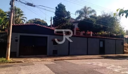 Ampla e moderna casa no bairro Vila Carvalho, em Sorocaba-SP