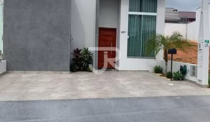 Linda casa no Horto Florestal lll