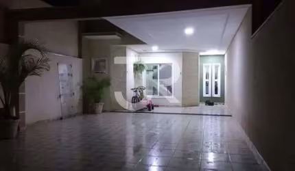 Sobrado à venda no bairro Parque São Bento em Sorocaba/SP