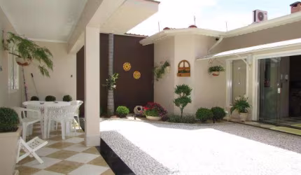 Casa com 4 dormitórios à venda, 209 m² por R$ 1.200.000,00 - Nova Piracicaba - Piracicaba/SP