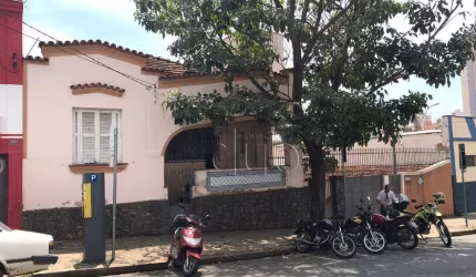 Casa com 3 dormitórios à venda, 265 m² por R$ 650.000,00 - Centro - Piracicaba/SP