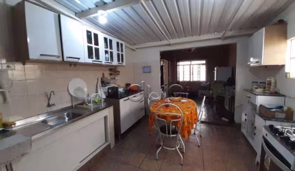 Casa bairro alto a venda com 2 dormitorios e quintal