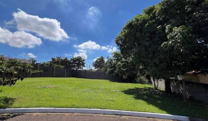 Terreno à venda em Piracicaba no Condominio São Luis, 366 m² por R$ 300.000,00