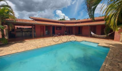 Casa com 3 dormitórios à venda, 353 m² por R$ 1.200.000,00 - Dois Córregos - Piracicaba/SP