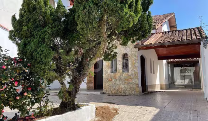 Casa com 3 dormitórios à venda, 256 m² por R$ 640.000,00 - Centro - Peruíbe/SP