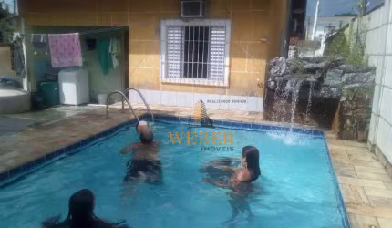 Casa térrea com piscina - Mongaguá
