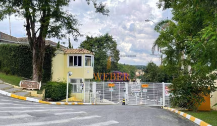 Casa na Granja Viana em cond fechado