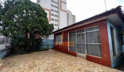 Vende-se casa térrea com 5 cômodos em Vila boa vista Barueri, 350 metros de terreno próximo do centro com comércios e transportes por perto e pronto p