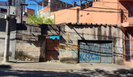 Casa 3 dormitórios, 1 vaga e amplo quintal - Jd. Guaraú