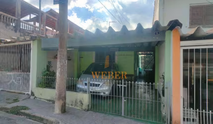 Casa com 4 Quartos e 2 banheiros à Venda, 135 m² por R$ 425.000