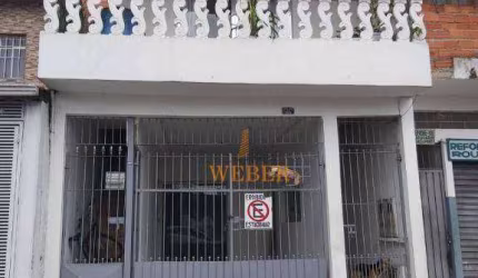 Vende-se um sobrado com dois pavimentos com entradas separadas no jardim Santa Tereza  Jandira, Térreo  Área construída 125m²  1 garagem  Sala cozinha