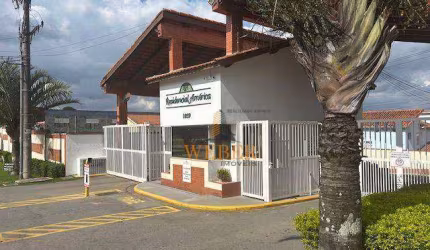 Lindo sobrado reformado em cond fechado!