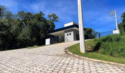 Ótimo terreno bem localizado