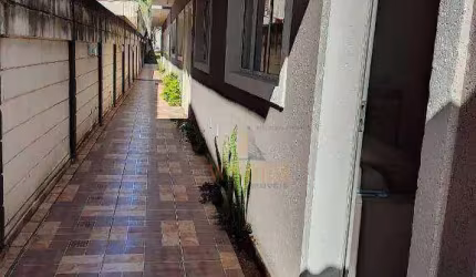 Casa condomínio com 2 suítes