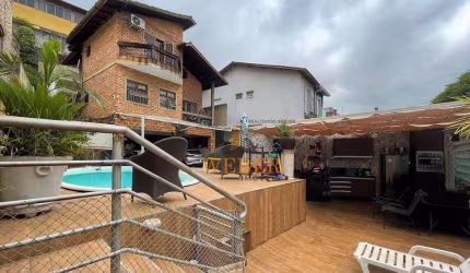 Casa com 3 dormitórios à venda, 180 m² por R$ 760.000,00 - Jardim Semiramis - Cotia/SP