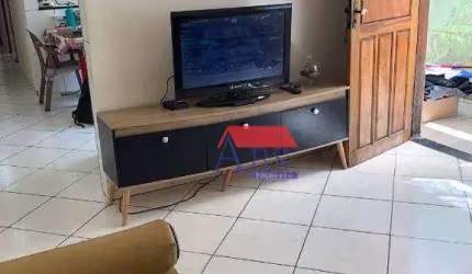Casa com 2 dormitórios. Aceita FGTS e financiamento.