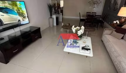 Apartamento 03 dormitorios com dep de empregada em Santos
