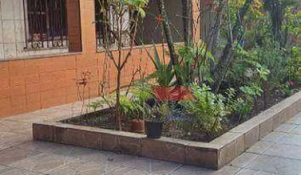 Casa com 3 dormitórios à venda, 144 m² por R$ 645.000,00 - Vila Ponte Nova - Cubatão/SP