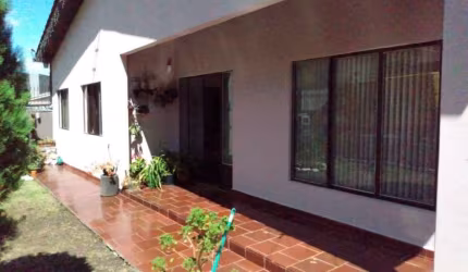 Casa com 4 quartos à venda na Rua Paulo Frazon, Roça Grande, Colombo por R$ 540.000
