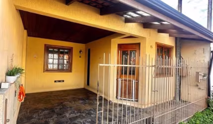 Casa em condomínio fechado com 2 quartos à venda na Bronislau Lupinsk, Boa Vista, Curitiba por R$ 360.000