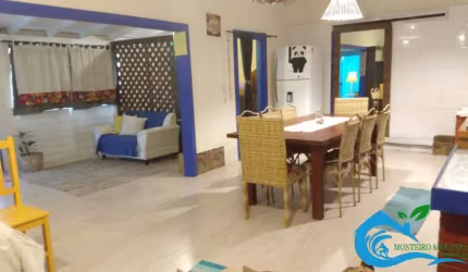 Casa à venda na praia do Rosa, espaçosa com 4 quartos, Praia do Rosa.