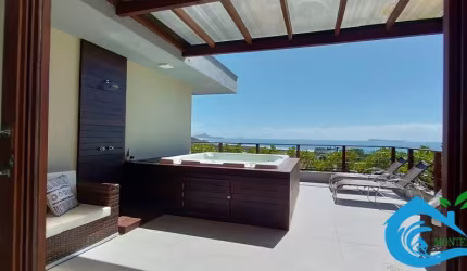 Casa Alto padrão 3 dormitórios, á venda na praia da Gamboa.