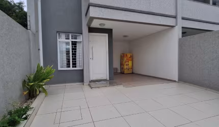 Casa comercial com 1 sala à venda no Uberaba, Curitiba , 100 m2 por R$ 610.000