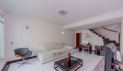 Sobrado para venda com 2 quartos, sendo 1 suíte, 132m²