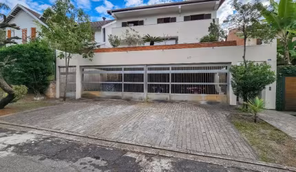 Casa tipo para venda com 3 quartos, sendo 3 suítes, 700m²
