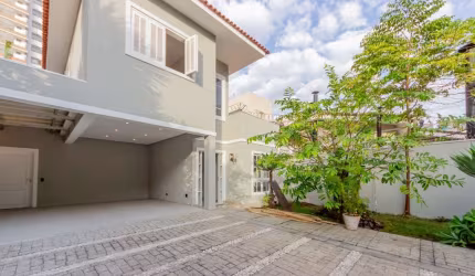 Casa tipo para venda com 3 quartos, sendo 2 suítes, 300m²