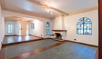 Sobrado para venda com 4 quartos, sendo 3 suítes, 297m²