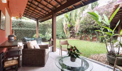 Casa tipo para venda com 3 quartos, sendo 2 suítes, 300m²