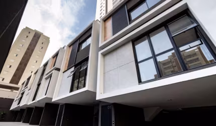 Casa em condomínio para venda com 2 quartos, sendo 1 suíte, 121m²