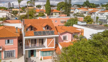 Casa tipo para venda com 4 quartos, sendo 2 suítes, 317m²