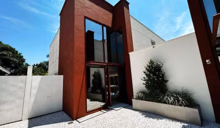 Casa em condomínio para venda com 4 quartos, sendo 4 suítes, 786.97m²