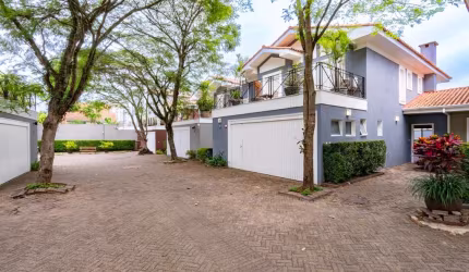 Casa no condomínio Condomínio Village para venda com 4 quartos, sendo 4 suítes, 362m²