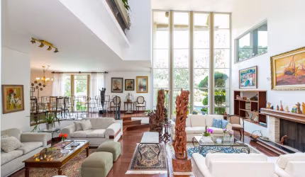Casa tipo para venda com 4 quartos, sendo 2 suítes, 384m²
