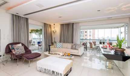 Apartamento tipo para venda com 3 quartos, sendo 3 suítes, 216m²