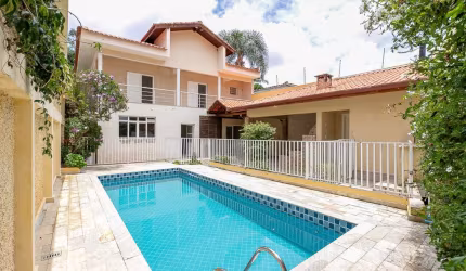 Casa tipo para venda com 5 quartos, sendo 5 suítes, 454m²