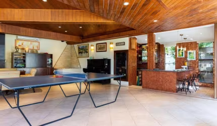 Casa em condomínio para venda e locação com 5 quartos, sendo 5 suítes, 953m²
