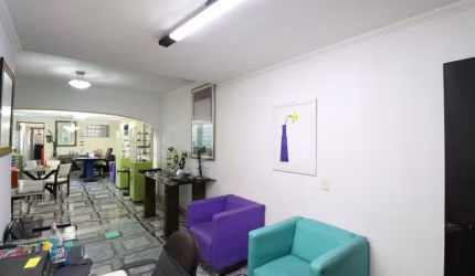 Casa tipo para venda com 8 quartos, sendo 1 suíte, 500m²